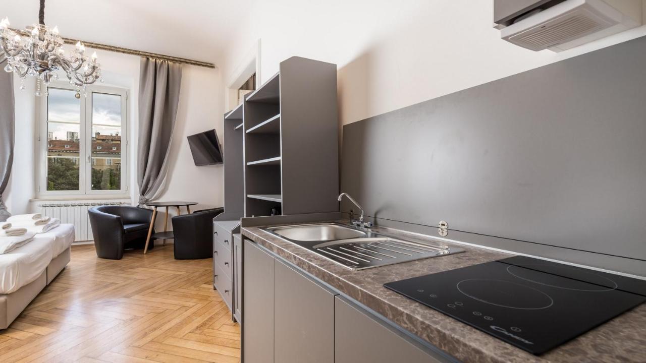 Apartments Art Teatro Rijeka Eksteriør billede
