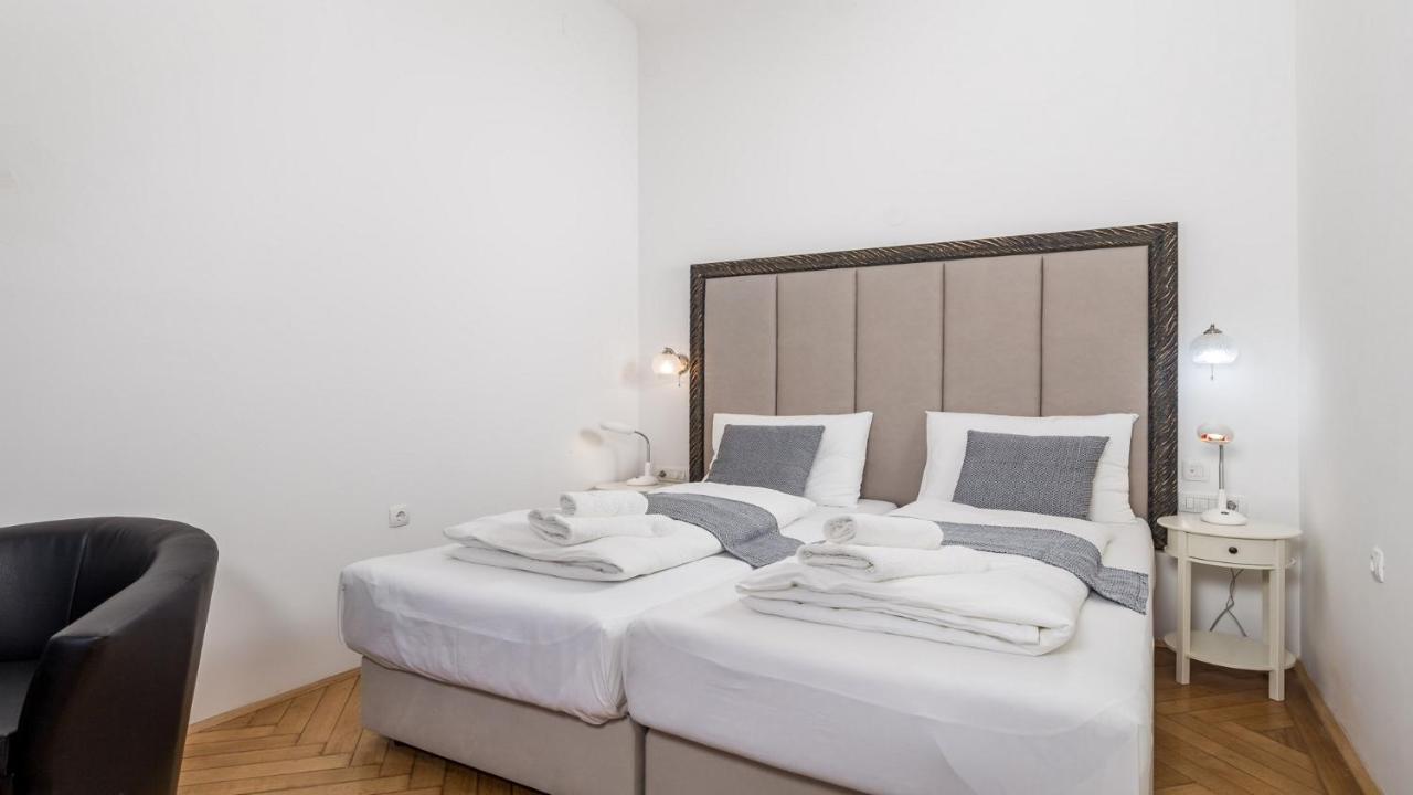 Apartments Art Teatro Rijeka Eksteriør billede